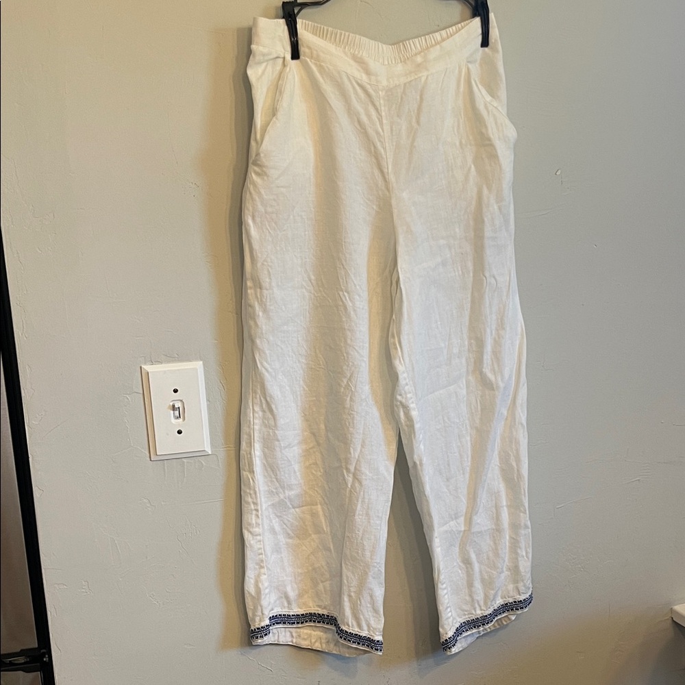 White Label size 6 UK size 10 white linen pants with embroidered and beaded hem.